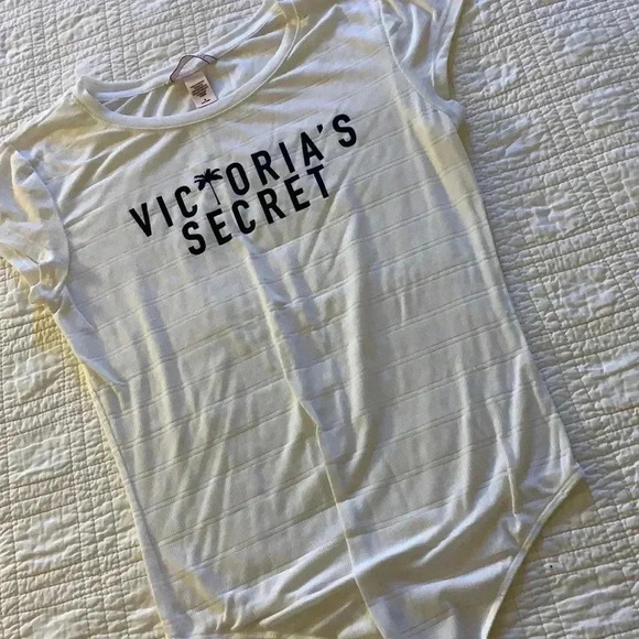 Victoria’s Secret - Picture 2 of 6